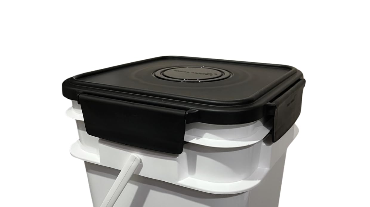 4 Gallon Square Food Grade Bucket Pail with Plastic Handles and Lid
