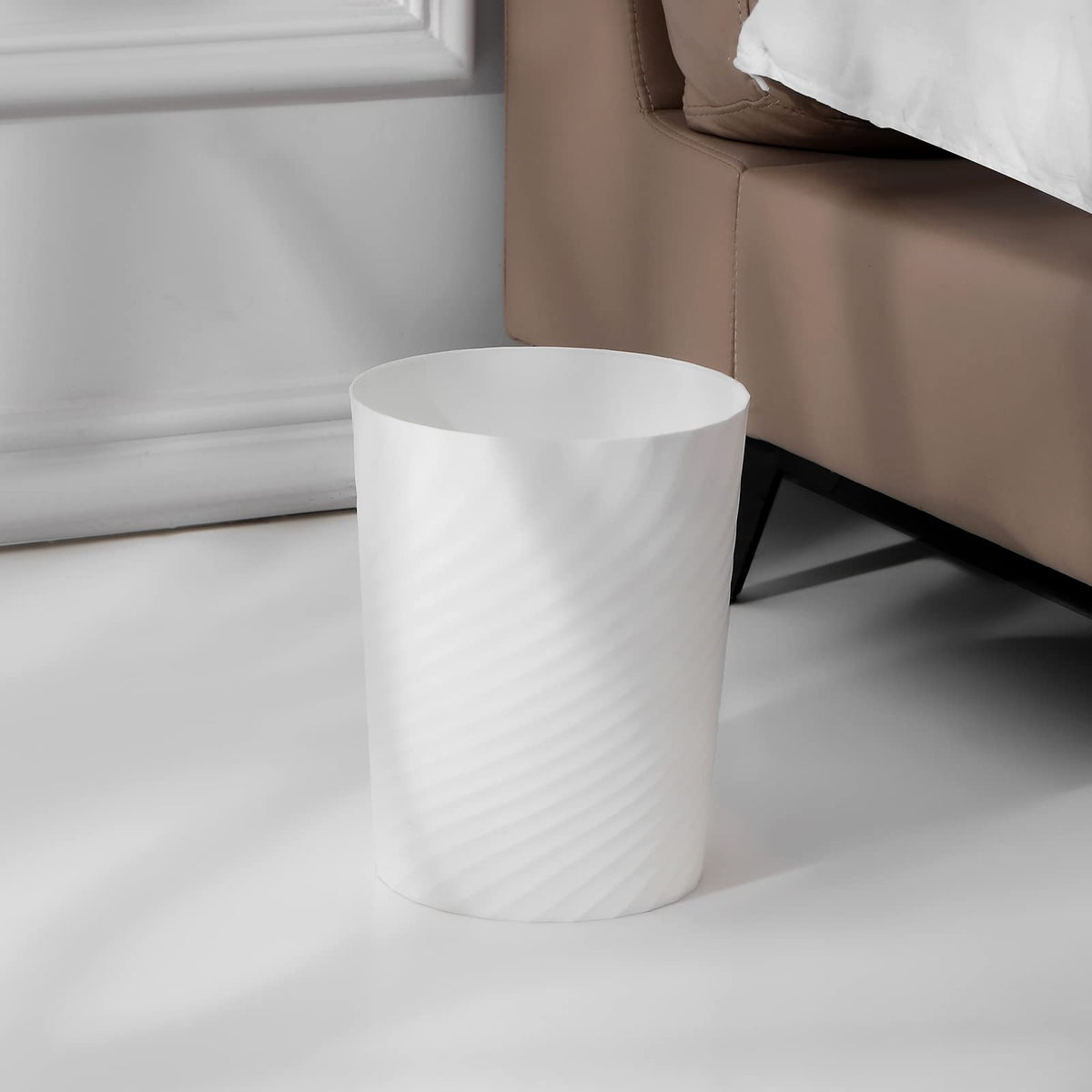 Plastic Small Bathroom Trash Can Wastebasket Garbage Can (2 Count)