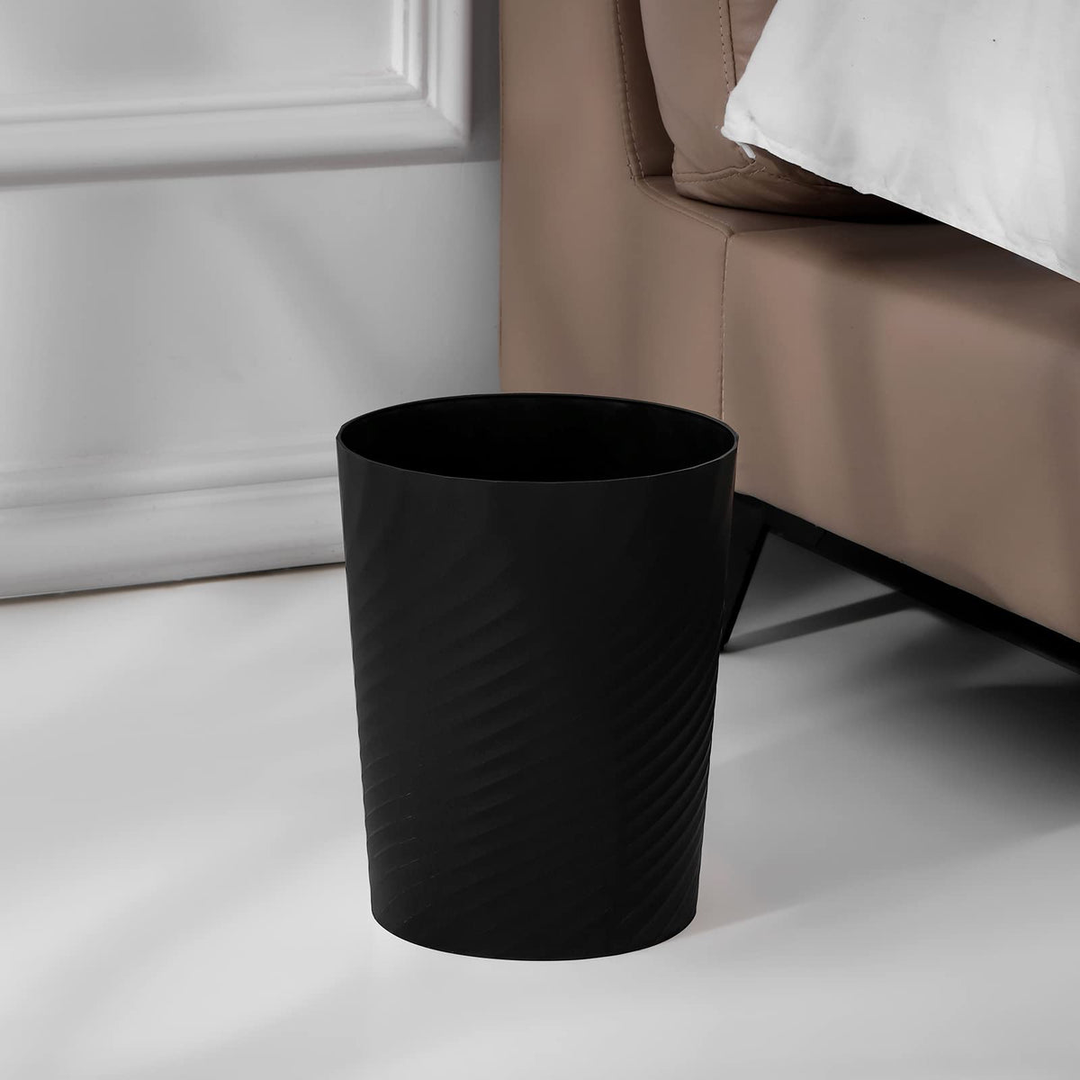 Plastic Small Bathroom Trash Can Wastebasket Garbage Can