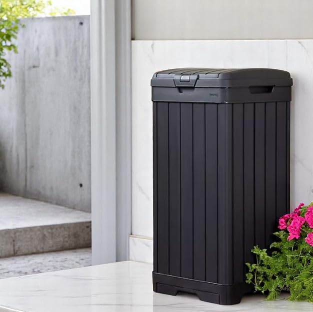 Outdoor Trash Can with Hinged Lid
