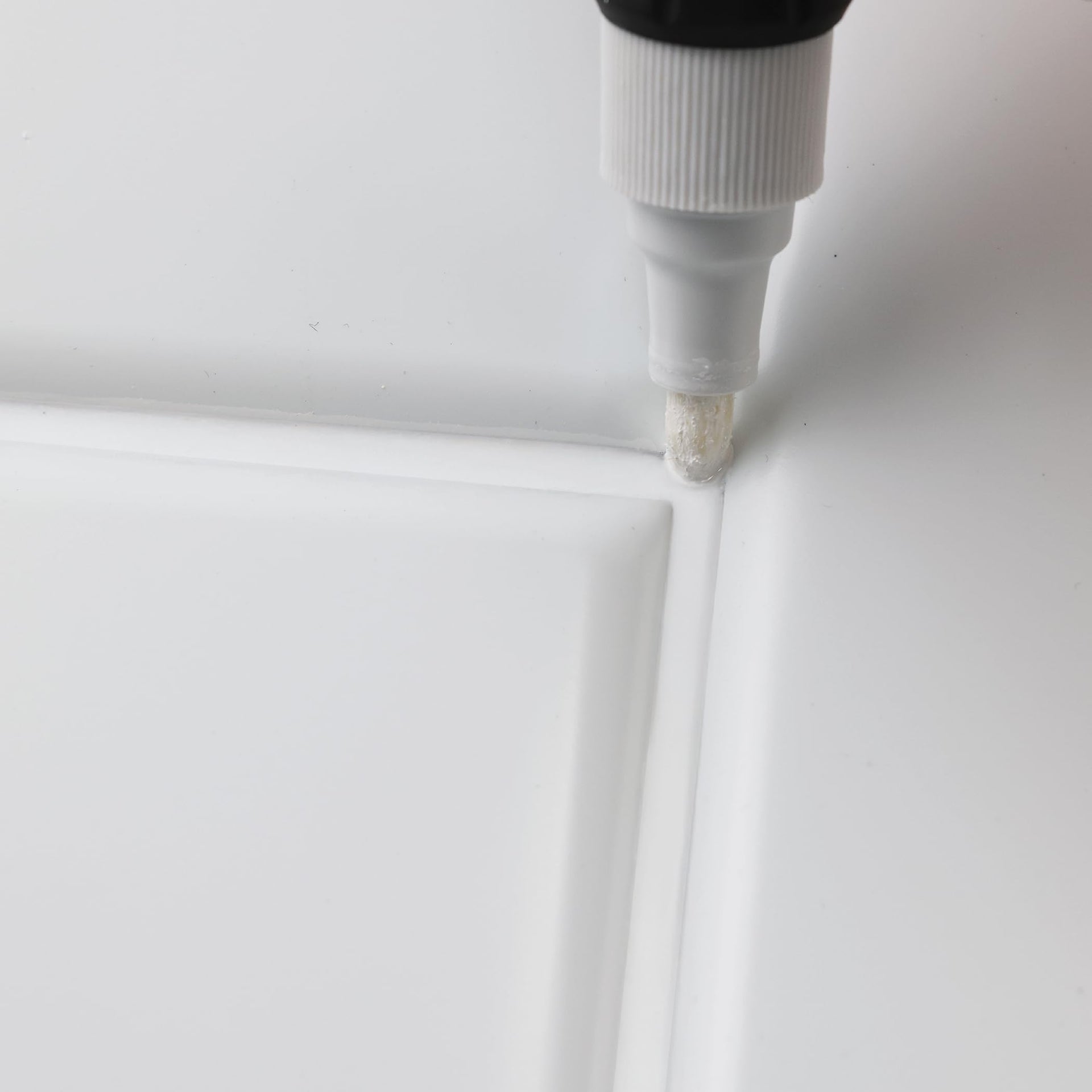 0.25 oz. Tile Grout Coating Pen for use on Bathroom and Kitchen Tiles