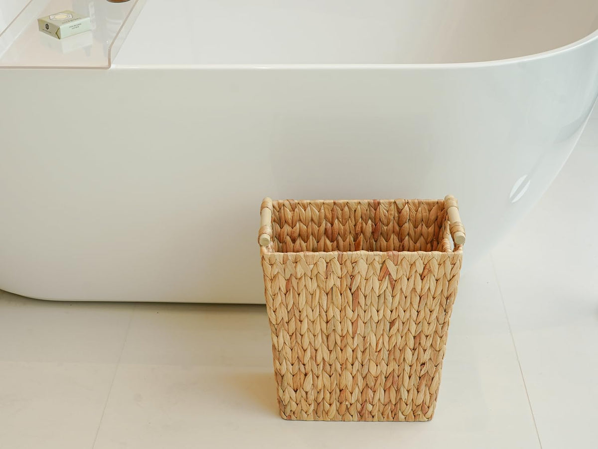 6 Gallon Wicker Trash Can with Wooden Handle