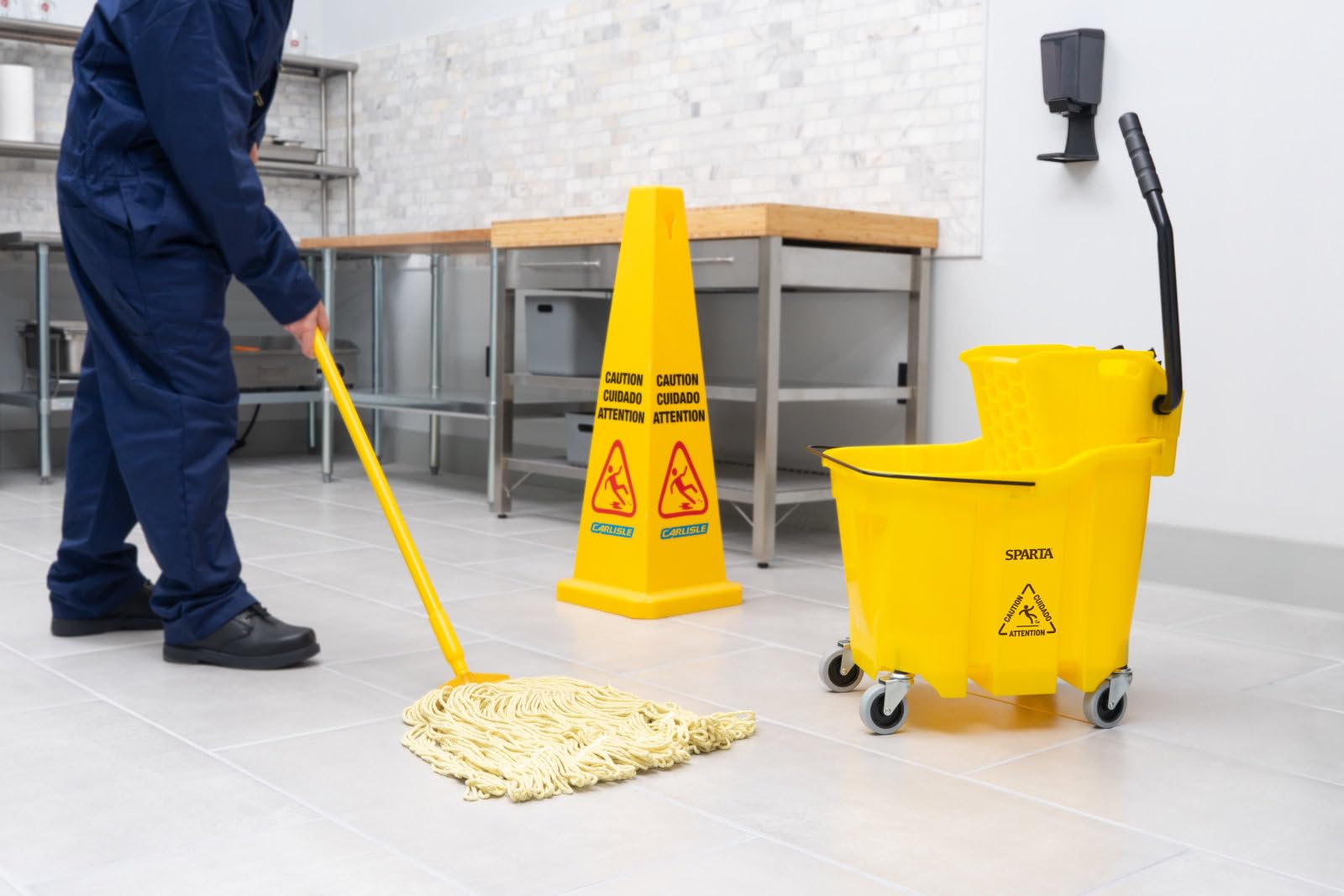 Carlisle FoodService Products Omnifit Mop Bucket with Wringer for Floor Cleaning