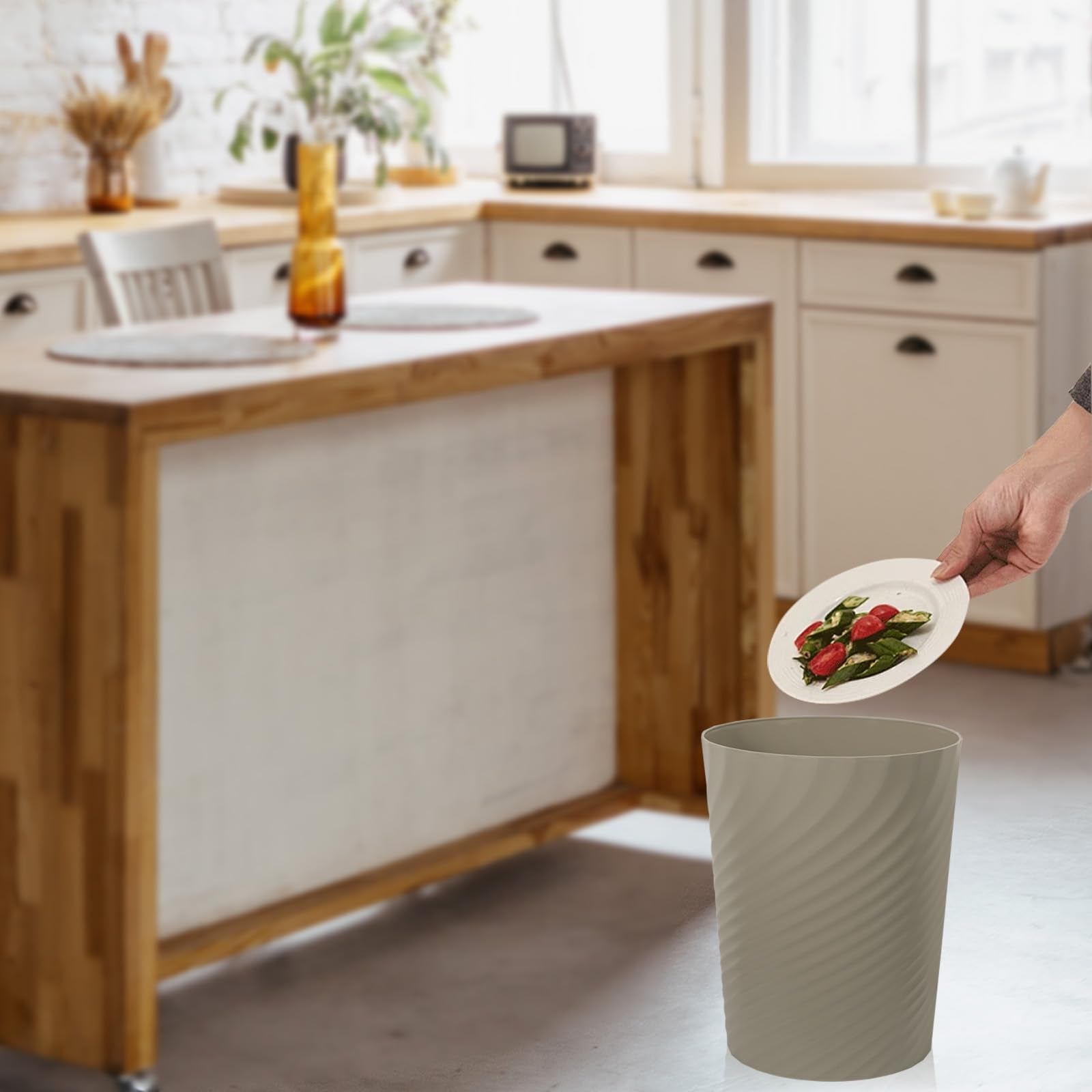 Plastic Small Bathroom Trash Can Wastebasket Garbage Can