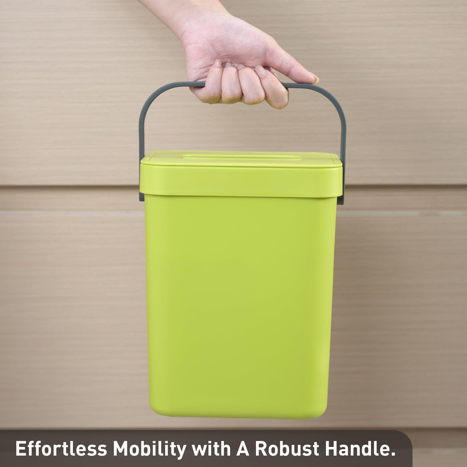 Puro Wall Mounted Trash Can with Lid