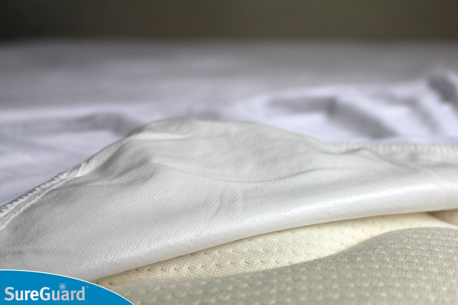 Smooth Waterproof Mattress Protector