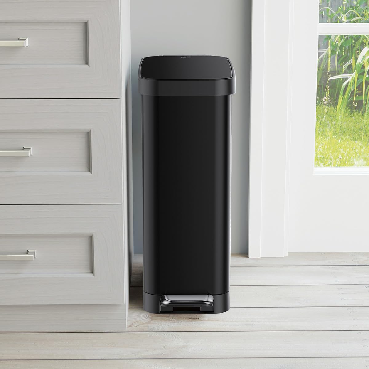 Slim Trash Can with Clorox Odor Protection