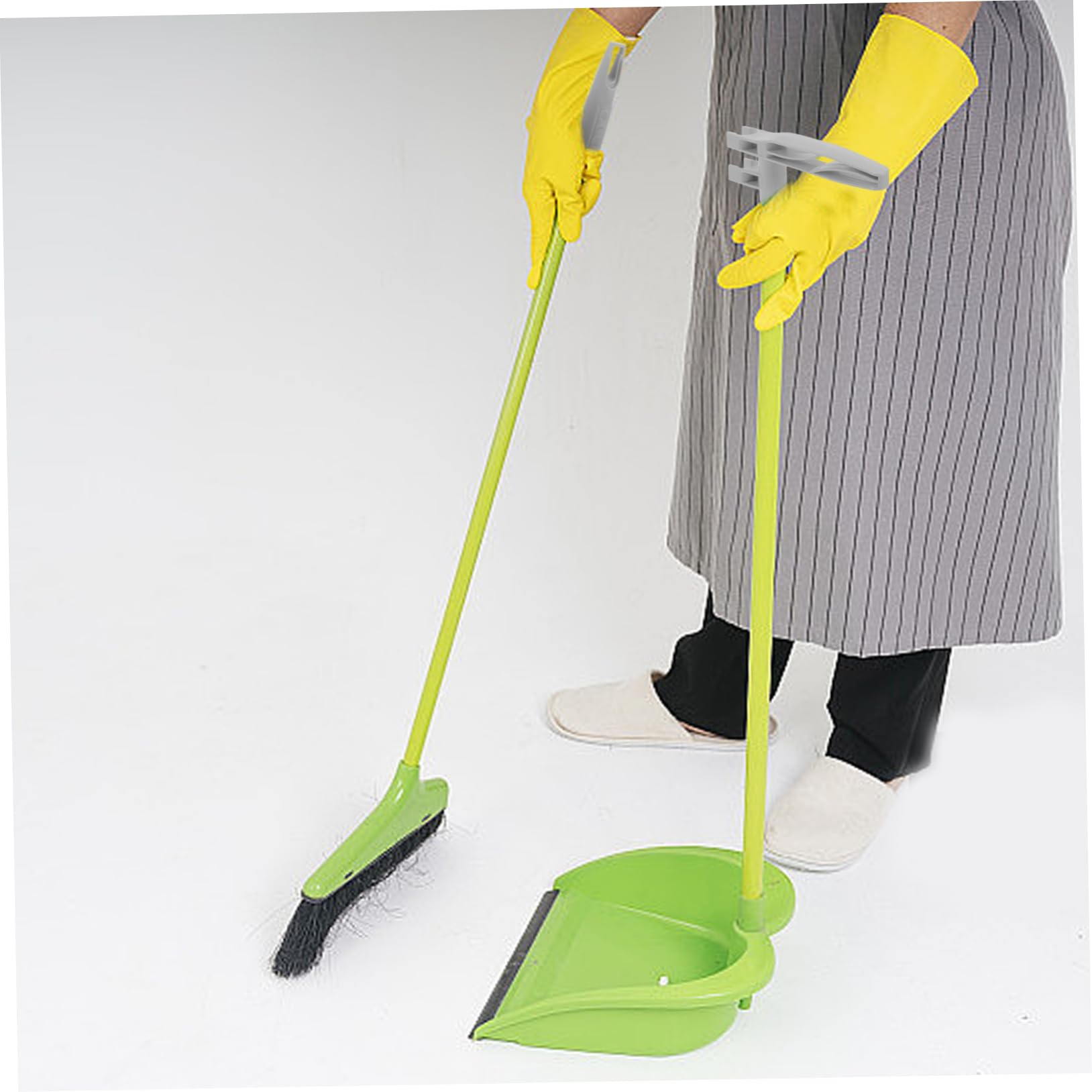 Broom Handle Grip Replacement for Dustpan and Sweeping Tools Easy to Install Plastic Rod Accessories Compatible with Household Brooms and Dusters Convenient Detachable Design