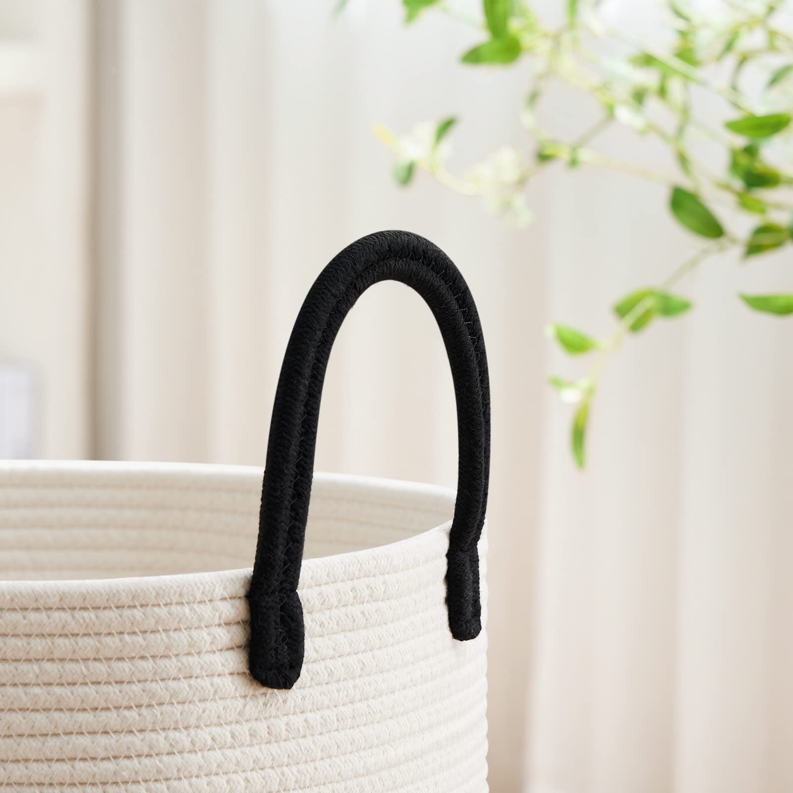 100L Extra Large Woven Laundry Basket Hamper