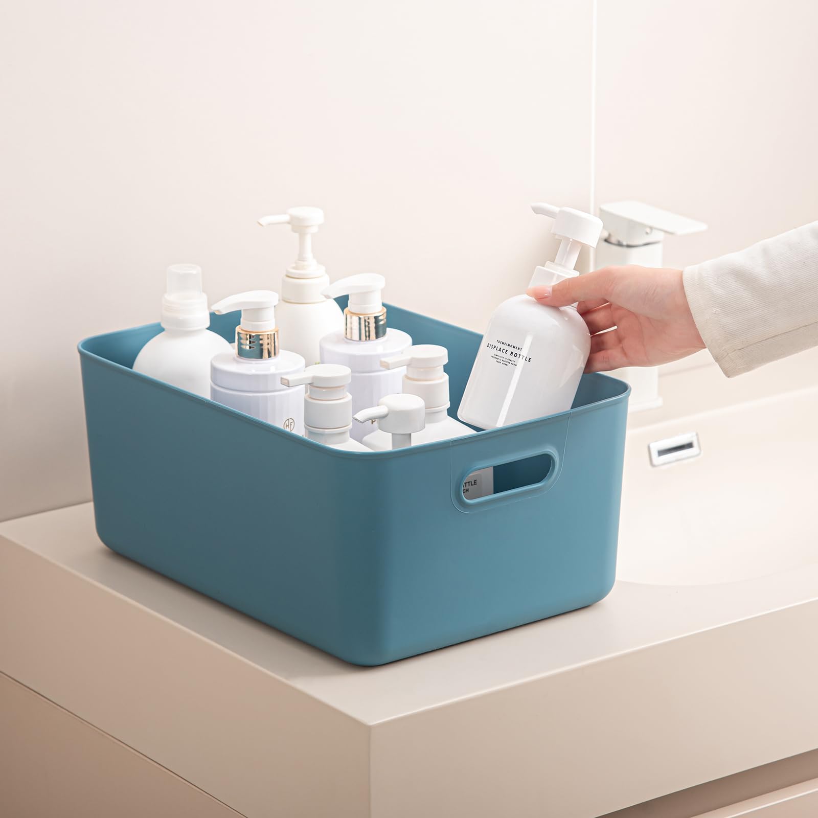 Plastic Storage Bins with lids (3 Count)
