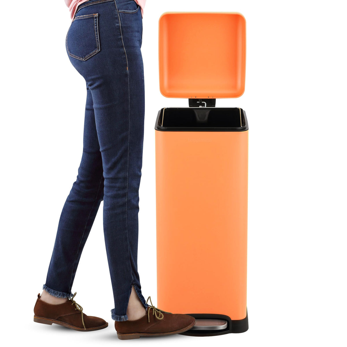 Betty 8 Gal Step Trash Can Soft