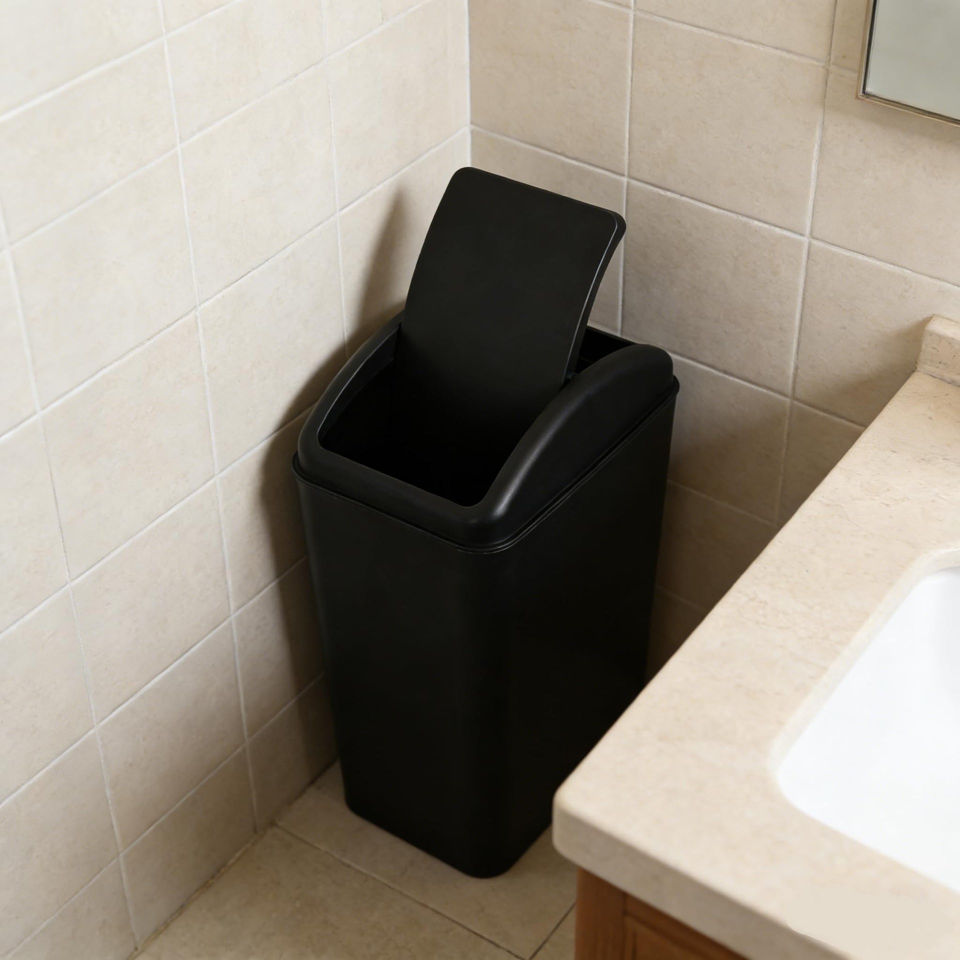 4.5 Gallon Plastic Swing Top Garbage Bin