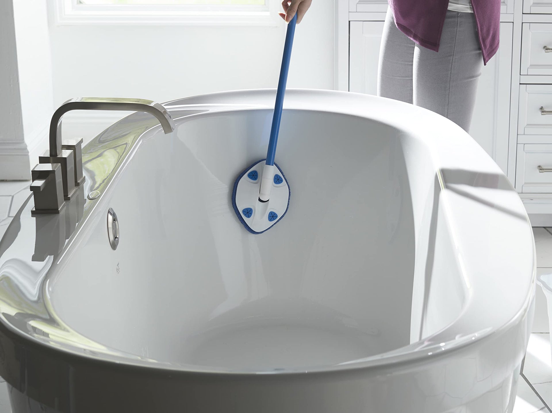 Extendable Tub & Tile Scrubber with Polyurethane Head