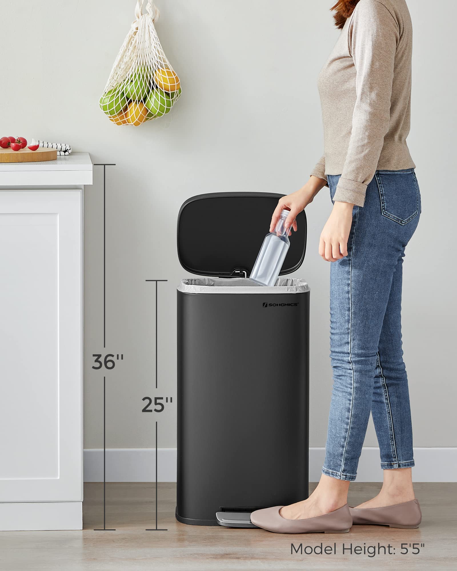 Trash Can with Lid