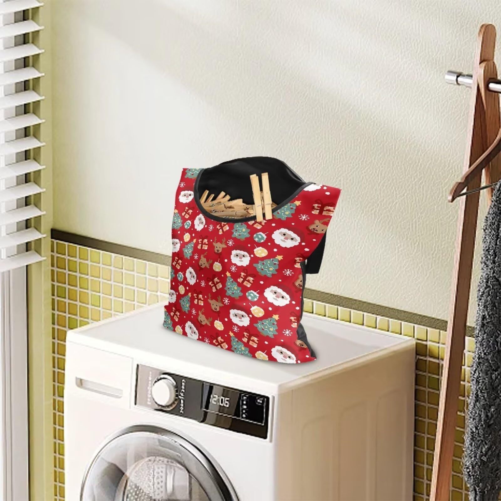 Red Santa Clothespin Pouch Clothespin Bag with Hanging Hook Reindeer Xmas Waterproof Clothes Pin Hanging Bag Space