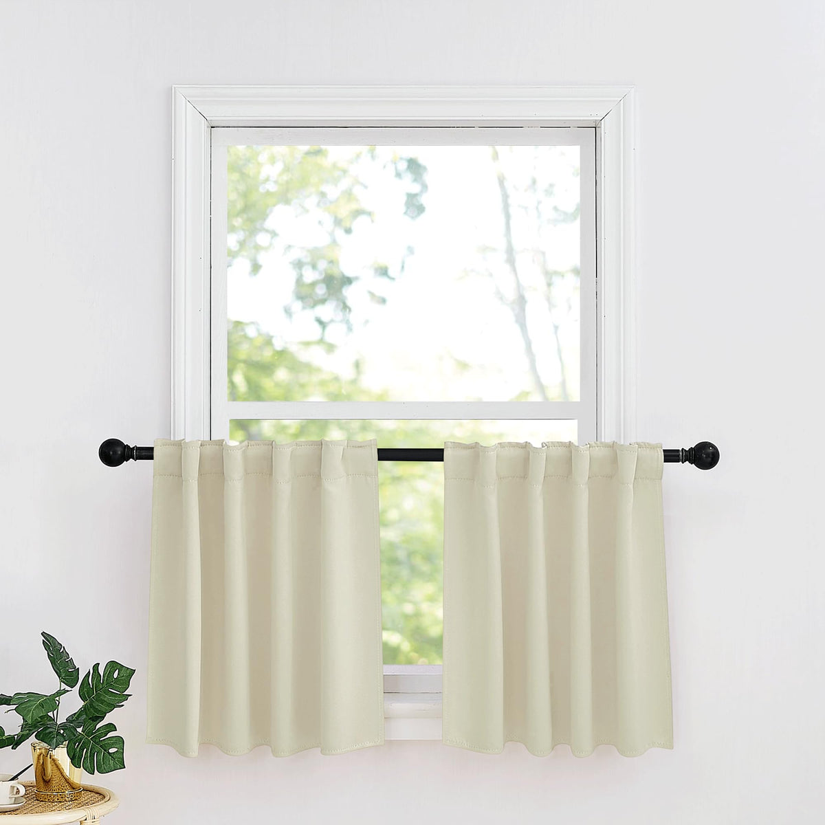 Small Window Curtains (2 Count)