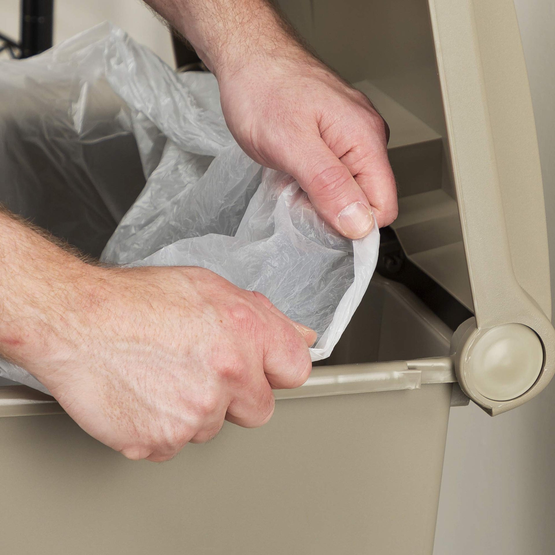 Step On Plastic Trash Can with Foot Pedal