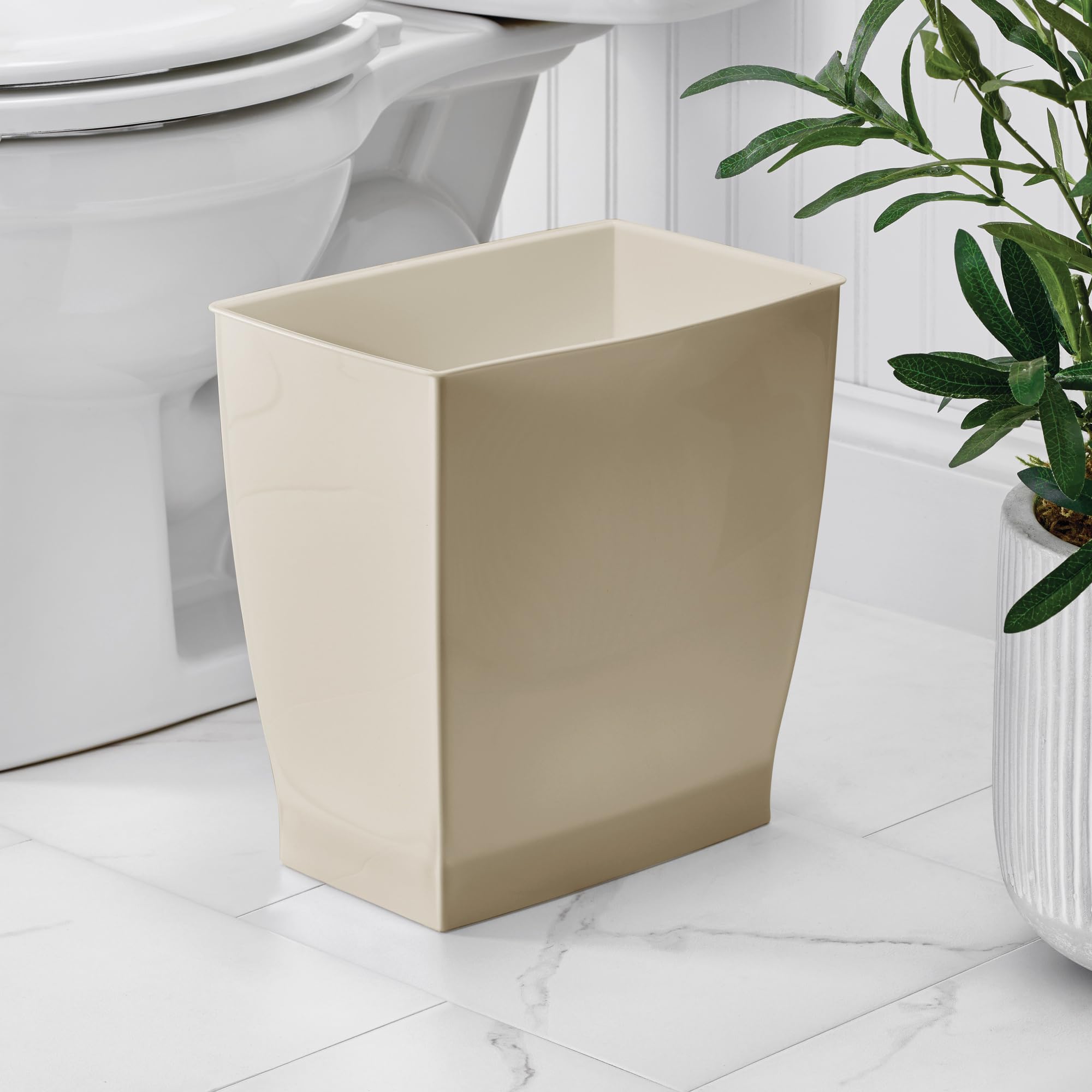 Small Plastic Bathroom Trash Can (4 Count)