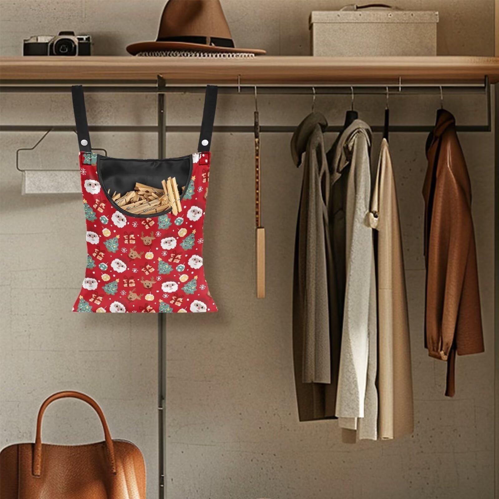 Red Santa Clothespin Pouch Clothespin Bag with Hanging Hook Reindeer Xmas Waterproof Clothes Pin Hanging Bag Space