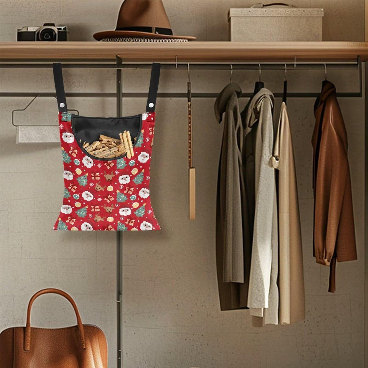 Red Santa Clothespin Pouch Clothespin Bag with Hanging Hook Reindeer Xmas Waterproof Clothes Pin Hanging Bag Space