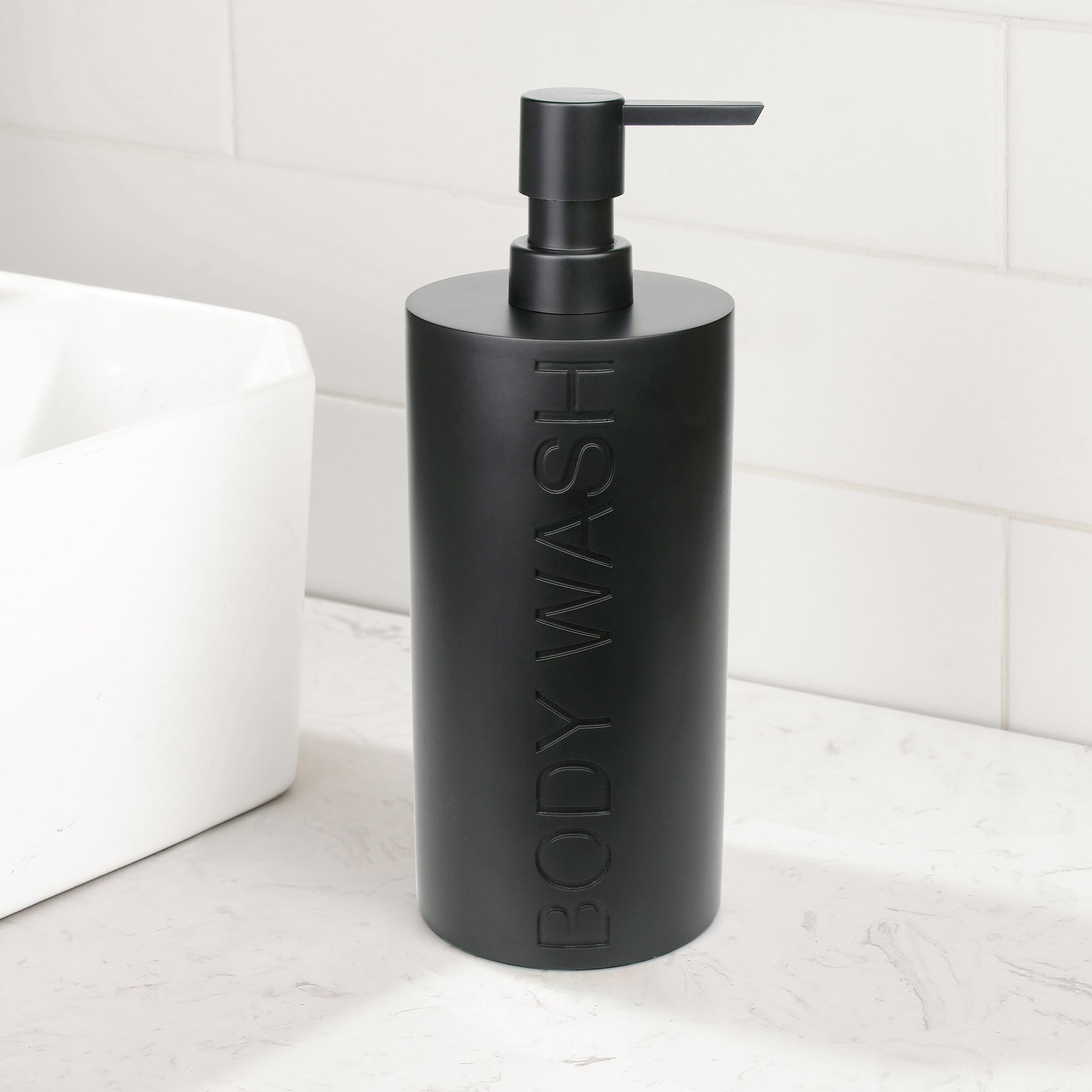 Matte Black Body Wash Dispenser Luxurious Refillable Pump Bottle with Embossed Text
