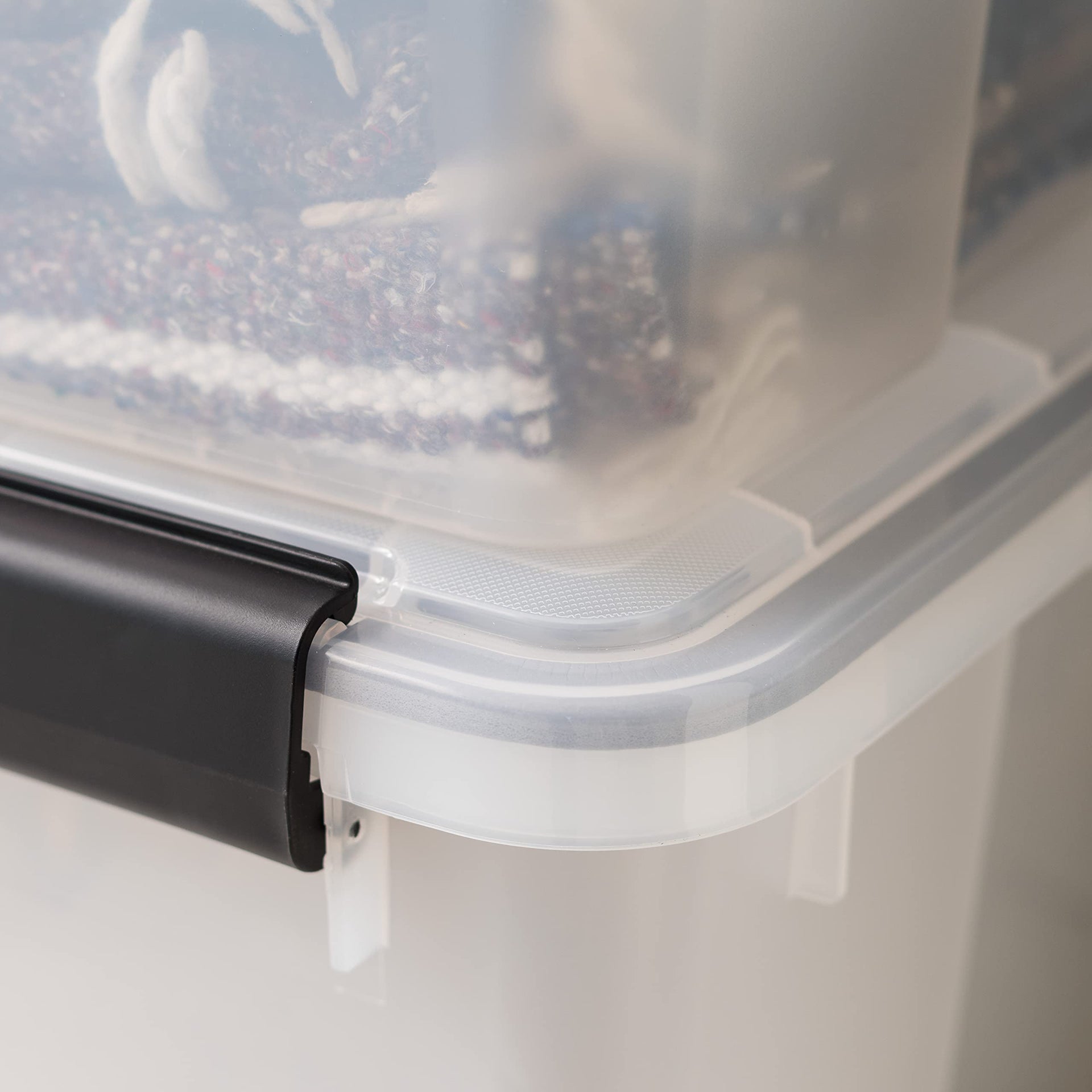 47 Quart WEATHERPRO Plastic Storage Bins with Lids (6 Count)