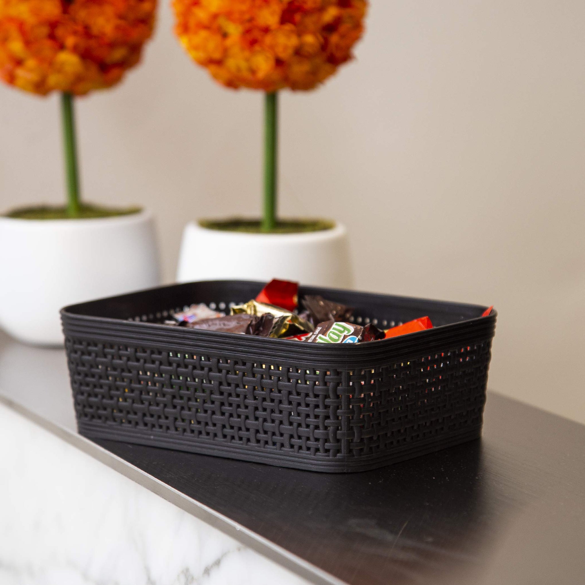 Woven Plastic Basket (5 Count)