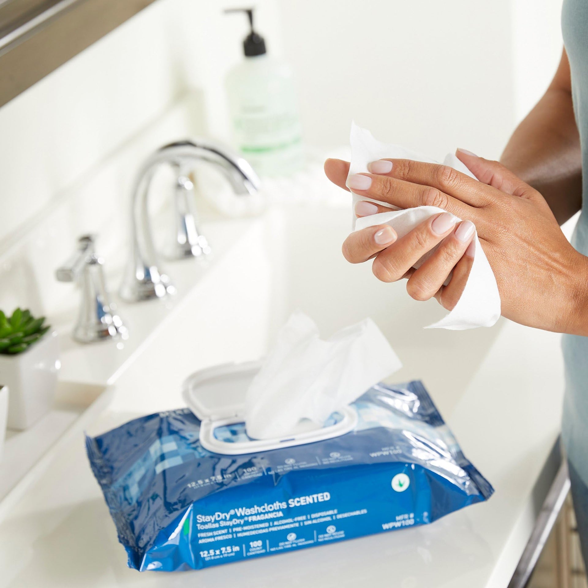 Staydry Disposable Washcloths with Aloe (600 Count)