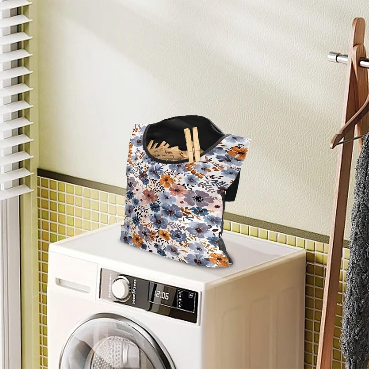 Blue Flowers Clothespin Organizer Bag Hanging Laundry Bag Portable Clothespin Storage with Hanger Hook 2 Ropes for Hanging and Effortlessly Sliding on Clothesline