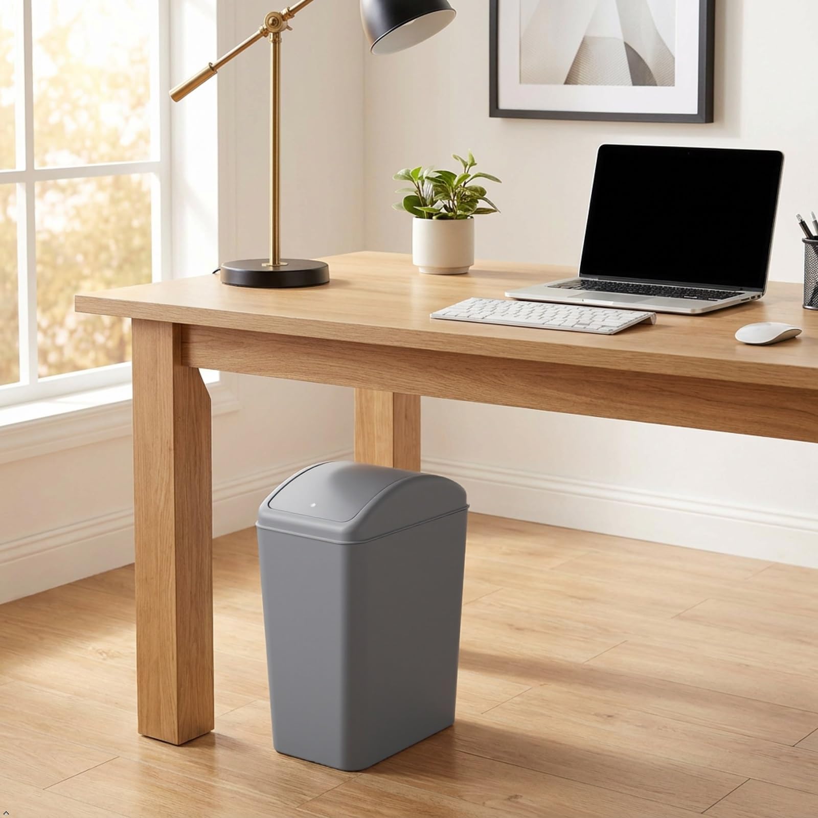 4.2 Gallon Plastic Trash Can with Lid
