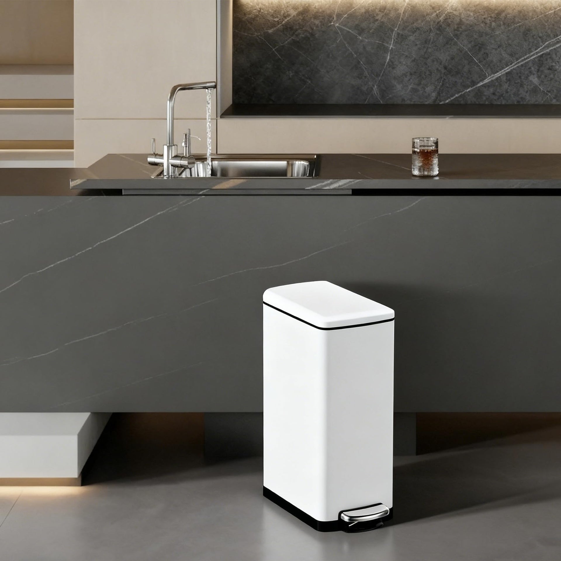 30 L Kitchen Step Trash Can