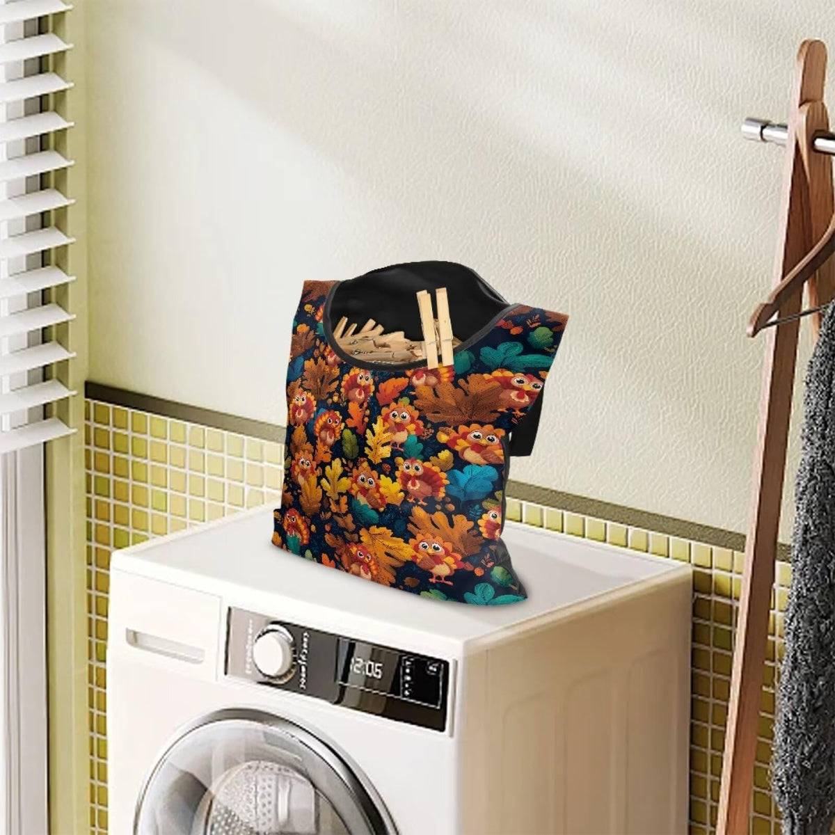 Turkey Clothespin Bag with Hanging Hook Maple Leaf Clothes Pin Holder Waterproof Clothespin Storage Organizer with Large Opening Clothespin Bag for Clothesline Outdoor