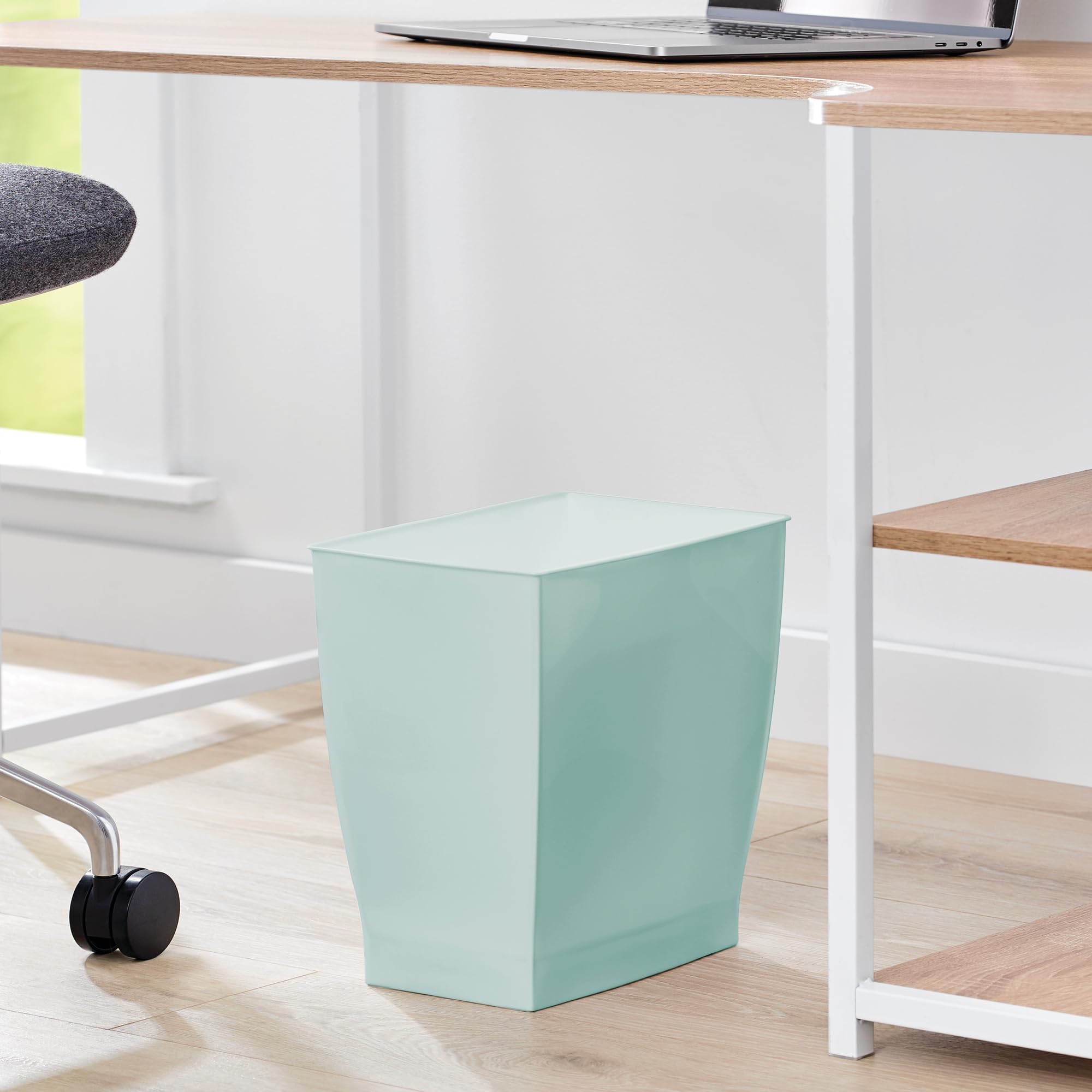 Small Plastic Bathroom Trash Can