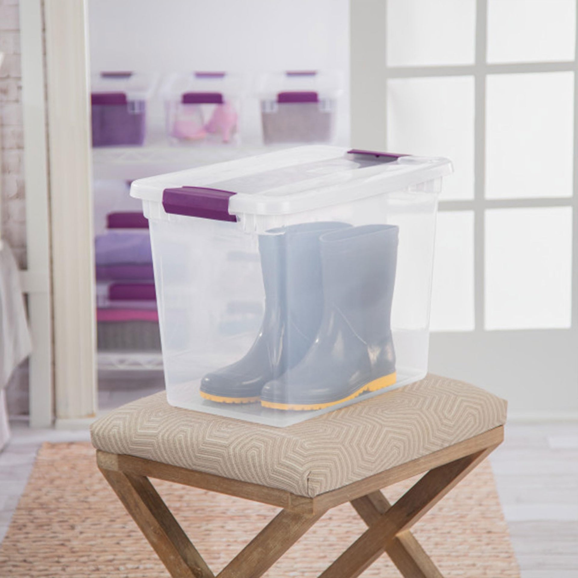 27 Quart ClearView Latch Box