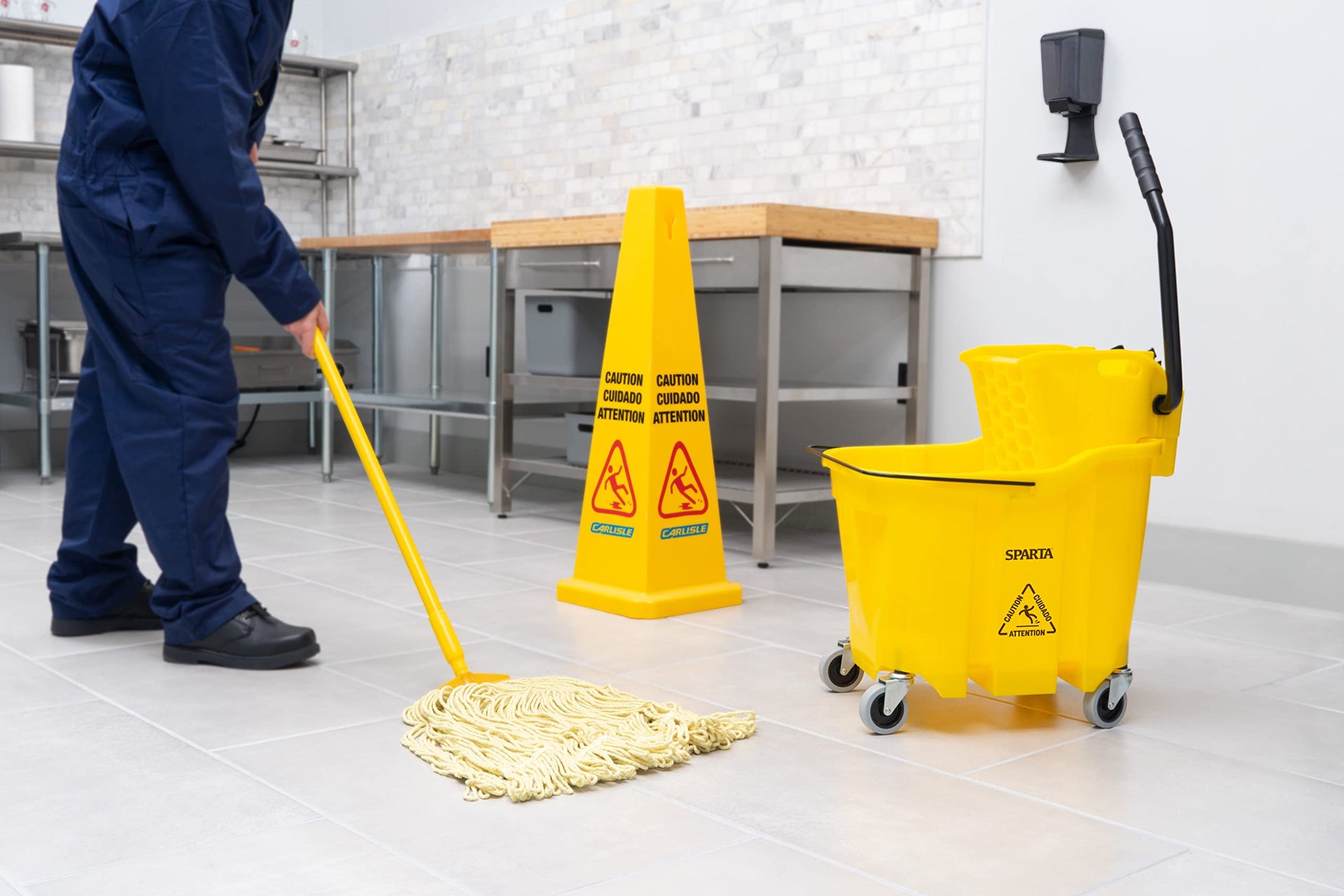 7690404 Omnifit Plastic Mop Bucket For Cleaning