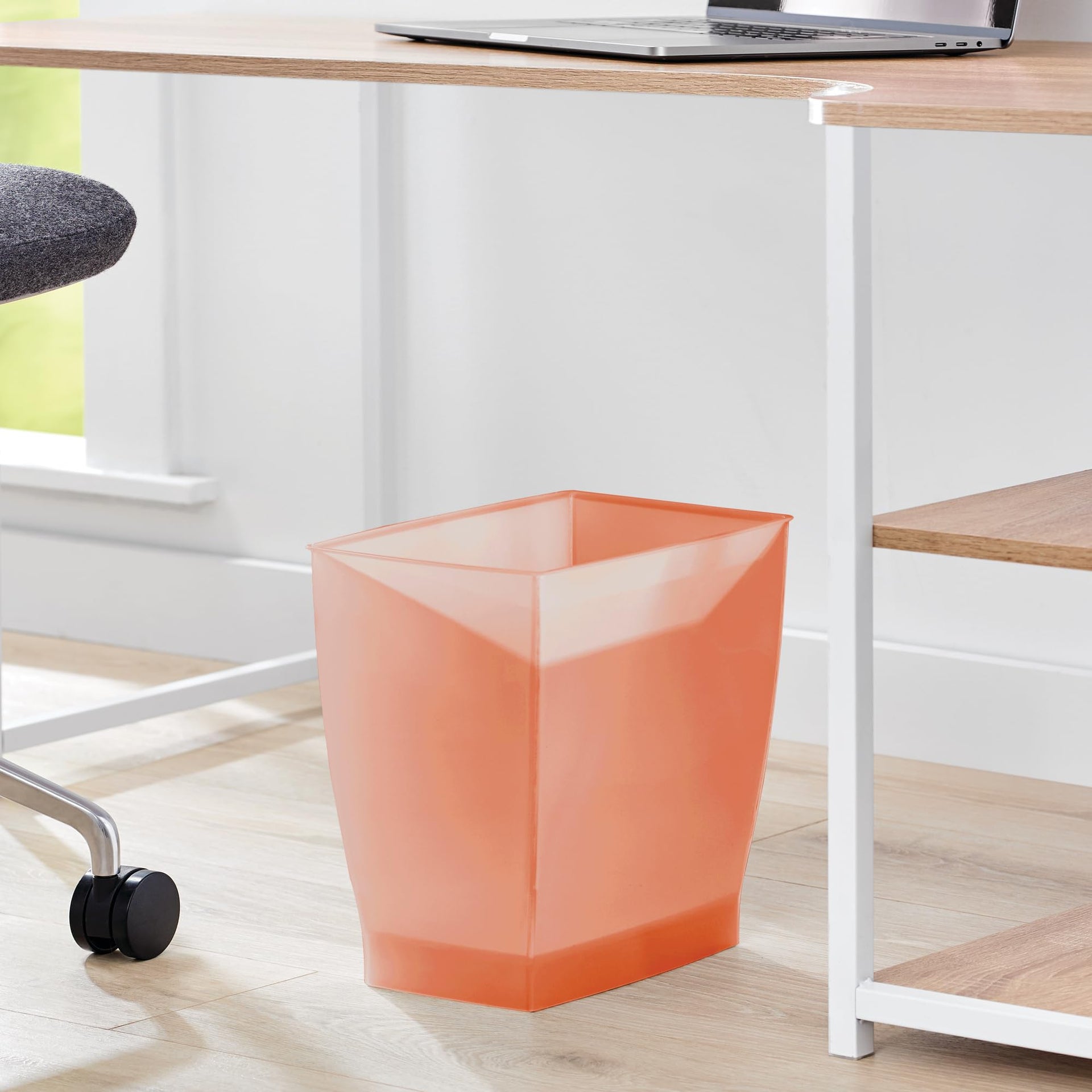 Small Plastic Bathroom Trash Can (4 Count)