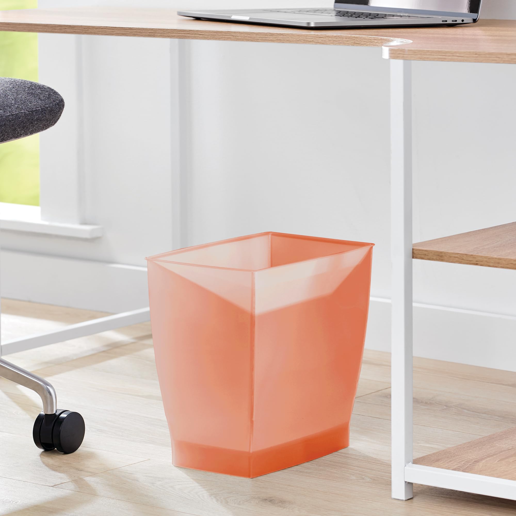 Small Plastic Bathroom Trash Can (4 Count)