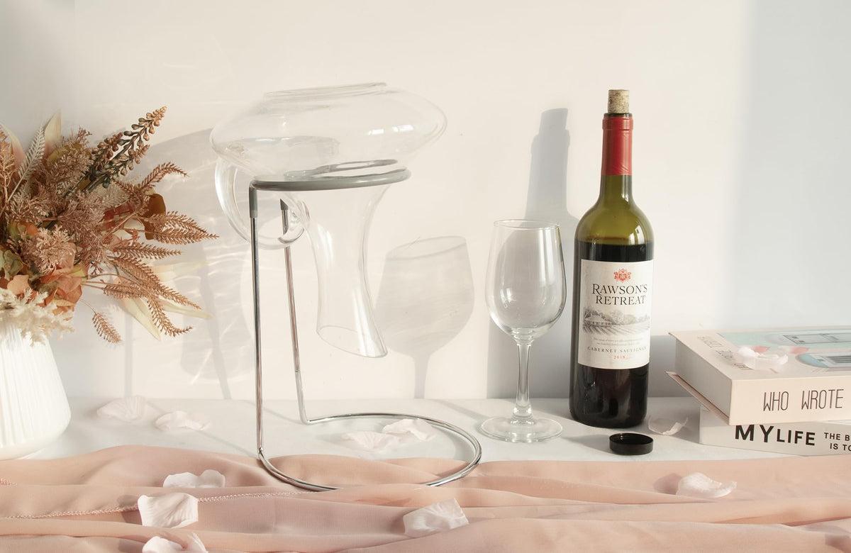 Wine Decanter Drying Stand with Rubber Coated Top to Prevent Scratches