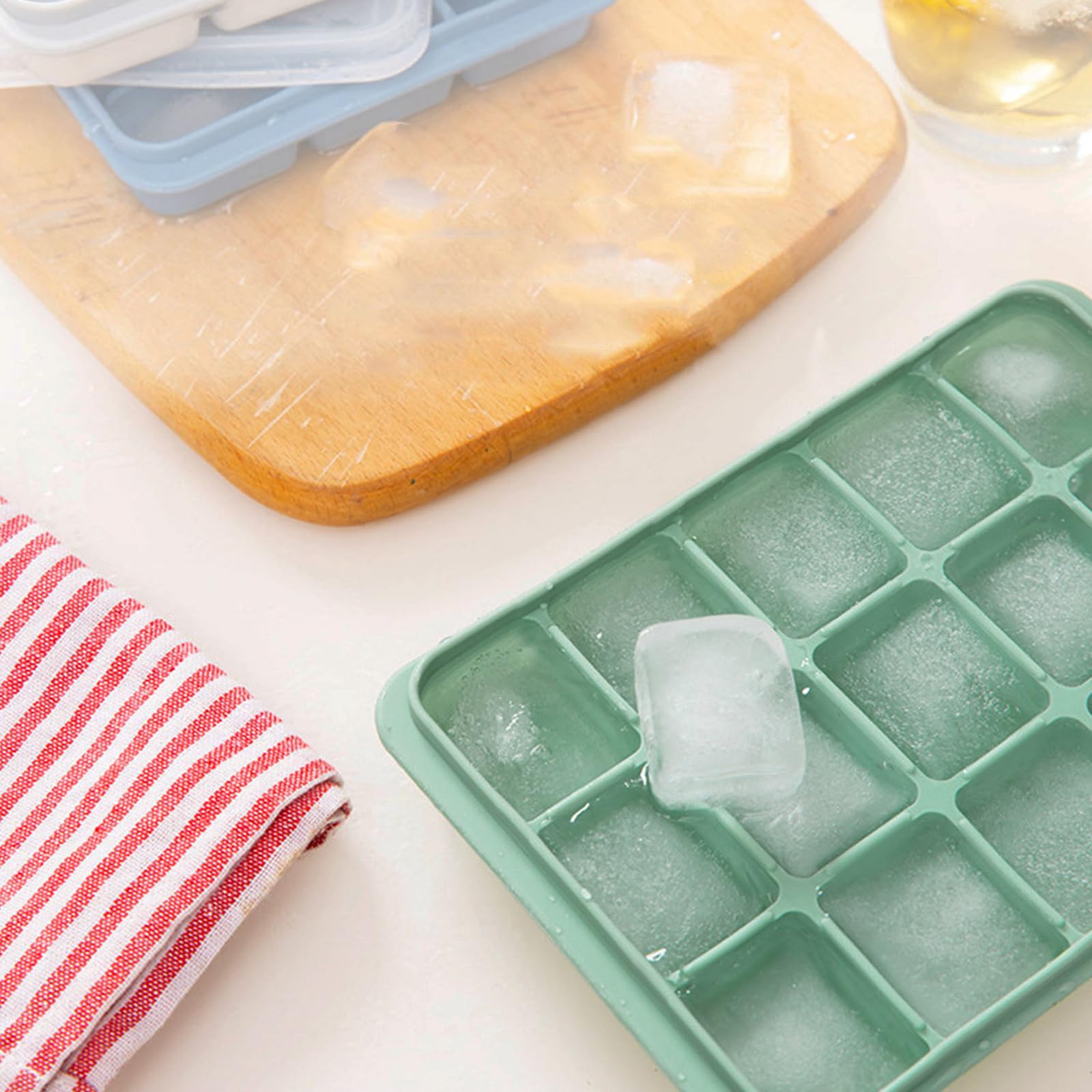 Ice Cube Trays with Silicone Lid (2 Count)