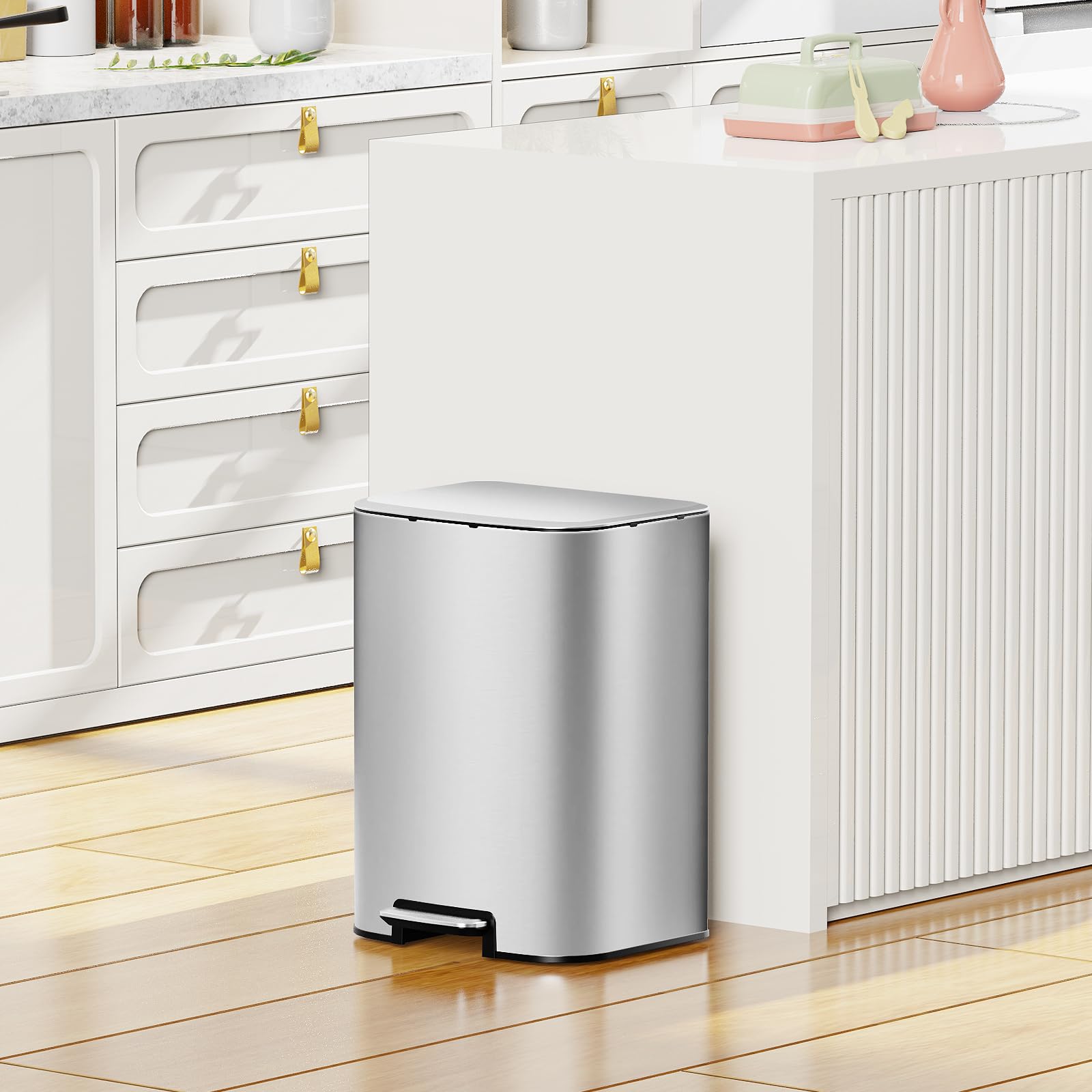 5.3 Gallon Kitchen Trash Can with Lid