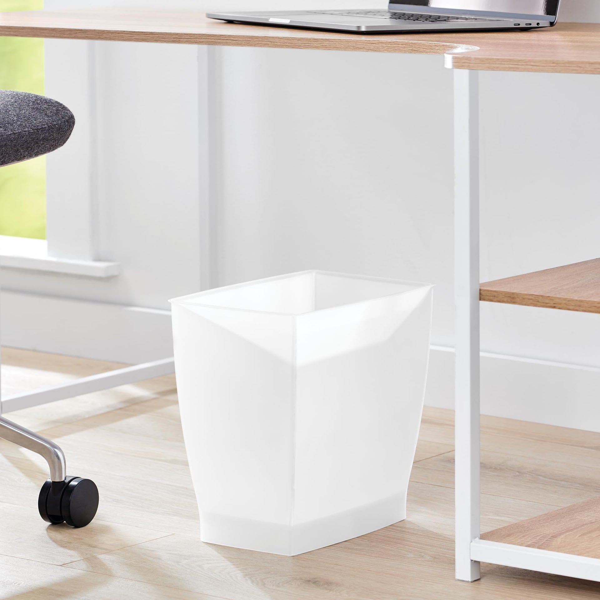 Small Plastic Bathroom Trash Can (2 Count)