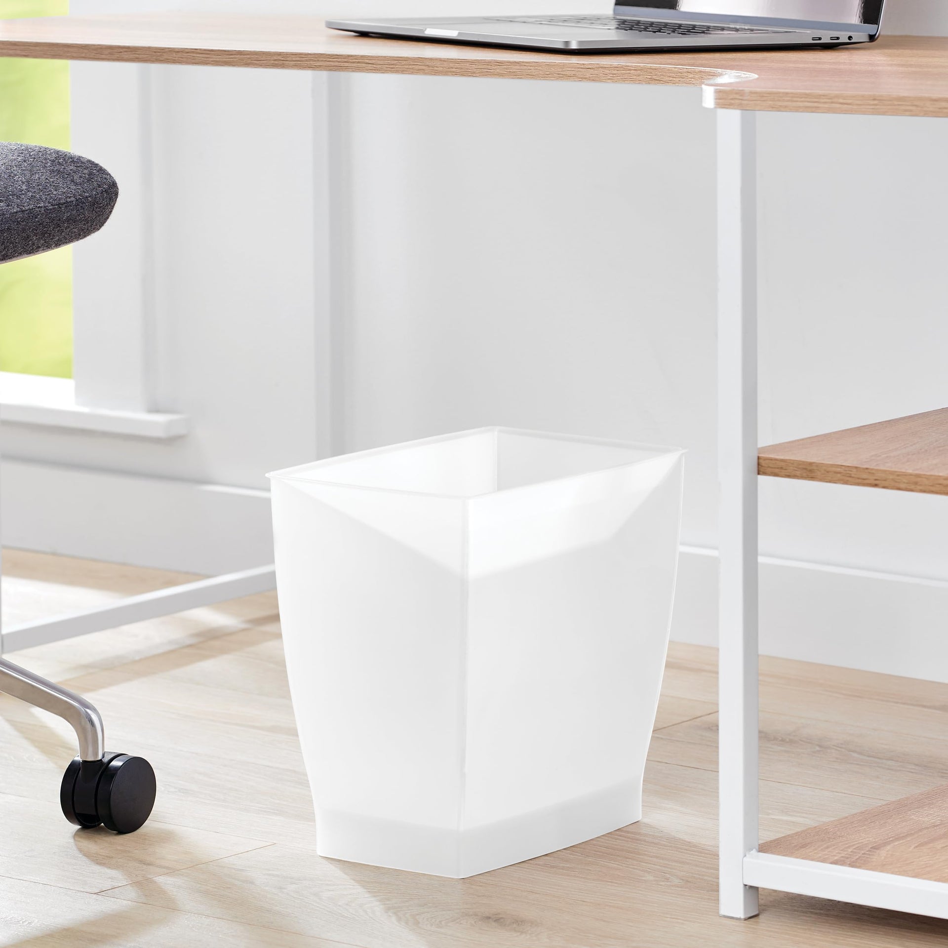 Small Plastic Bathroom Trash Can