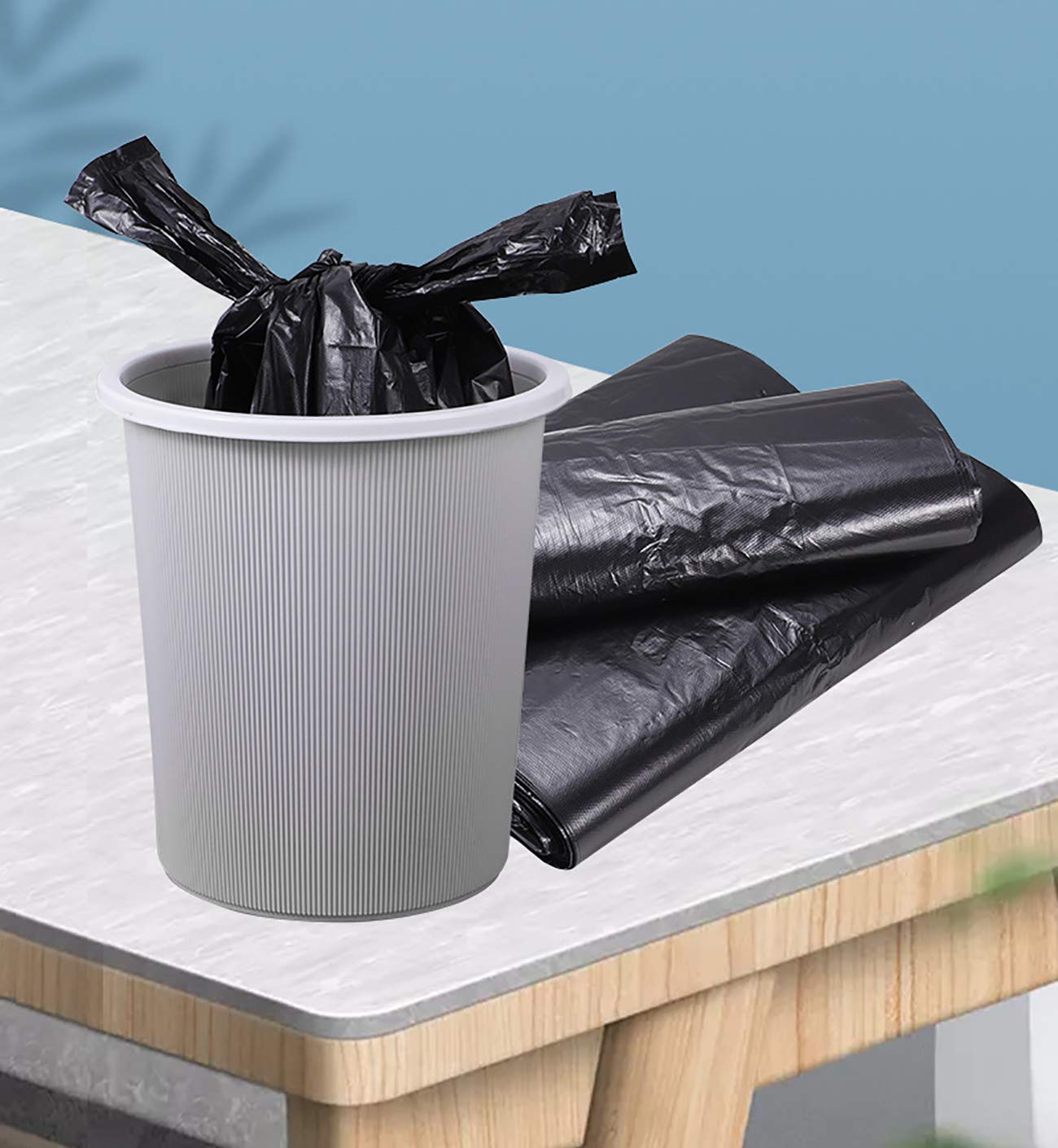 100 pcs Black Trash Bags with Handles (100 Count)