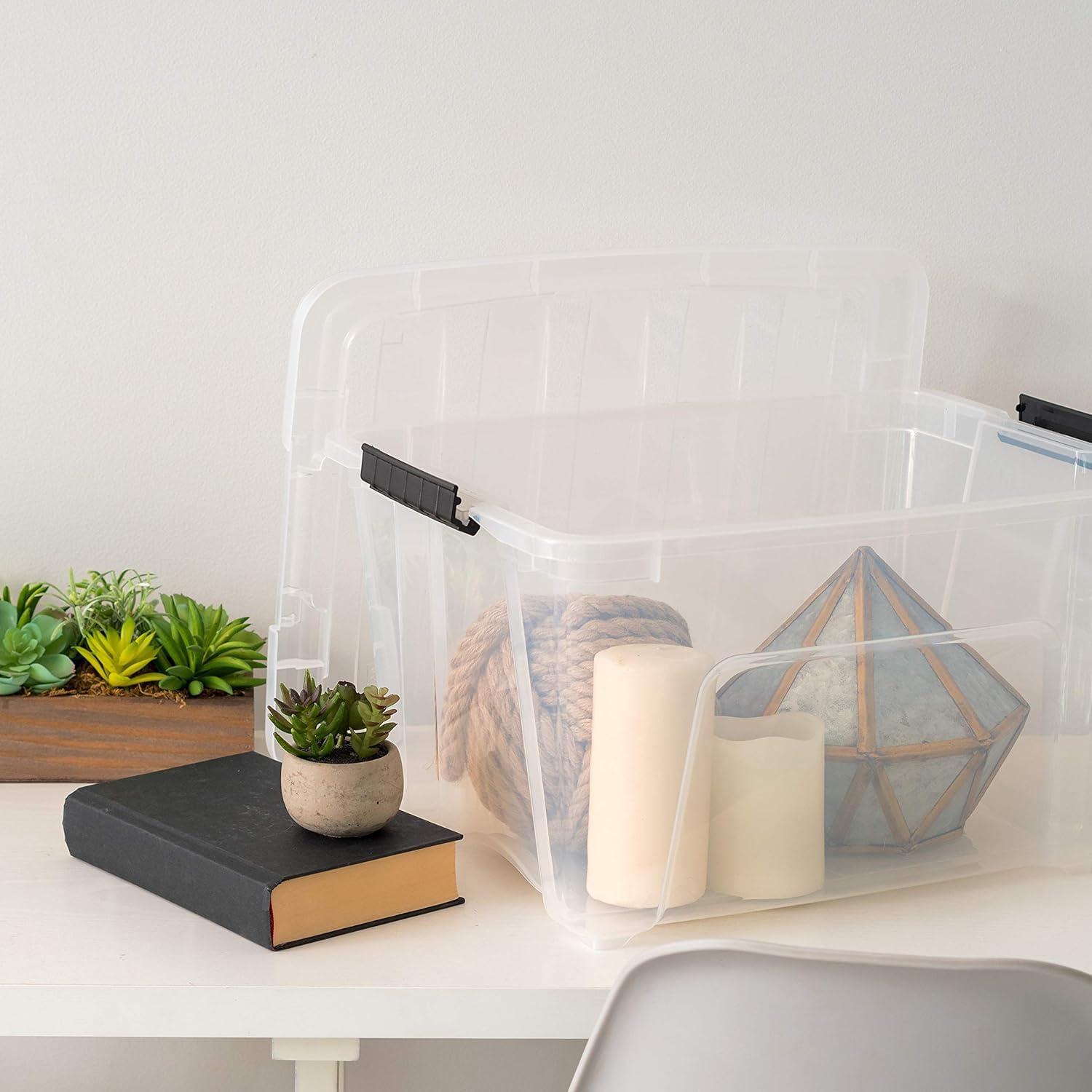 4 Pack 32 Quart Storage Bins with Lids (4 Count)