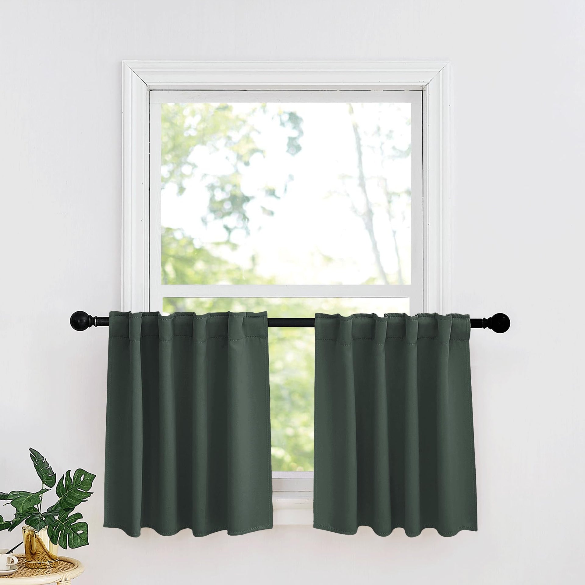 Small Window Curtains (2 Count)
