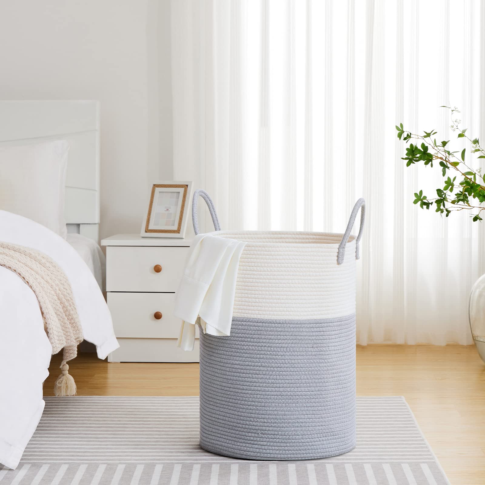 100L Extra Large Woven Laundry Basket Hamper