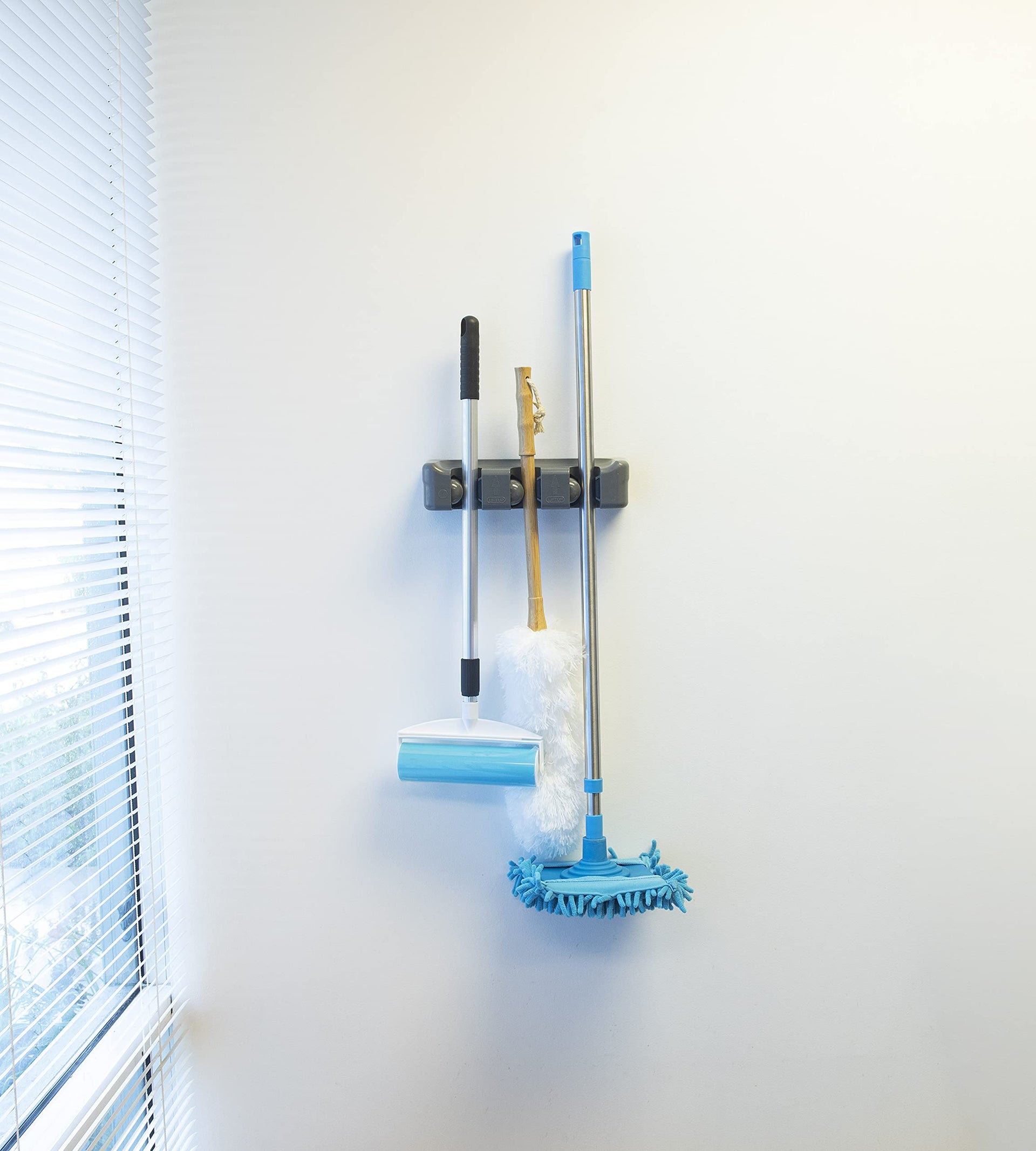Grip & Store Magic Holder