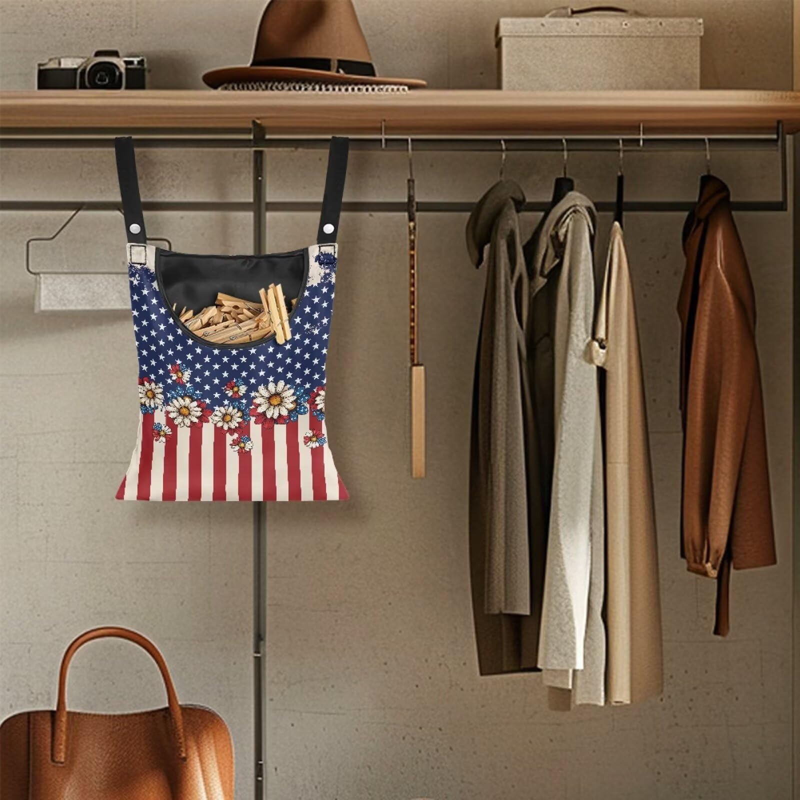 American Flag Clothes Pin Bag Floral Poeny Clothes Pin Hanging Bag Fashion Clothespin Organizer Bag Portable Clothespin Storage with Large Opening Clothespins Storage for Small Items