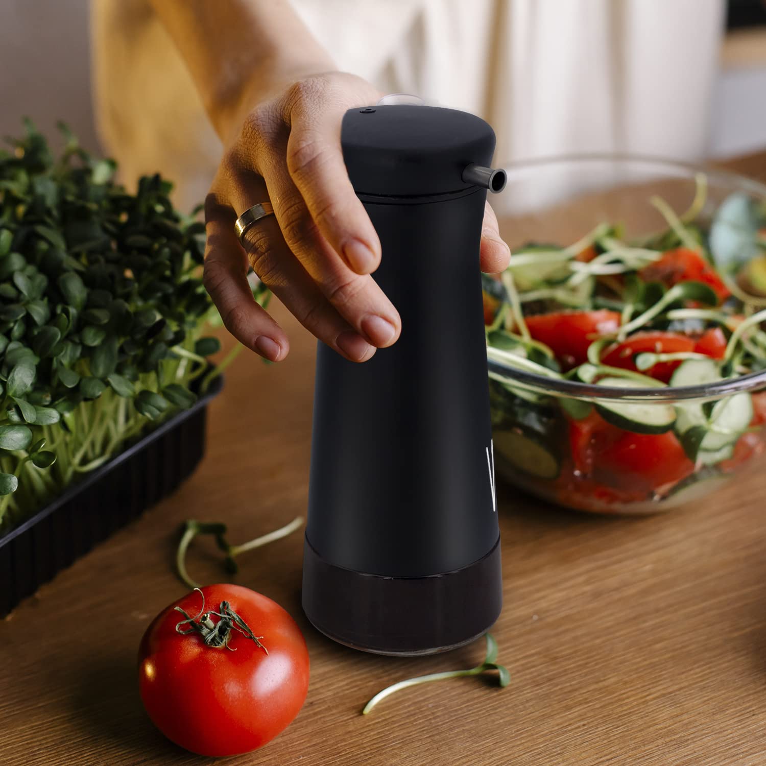 Black and White Oil And Vinegar Dispenser Set (2 Count)