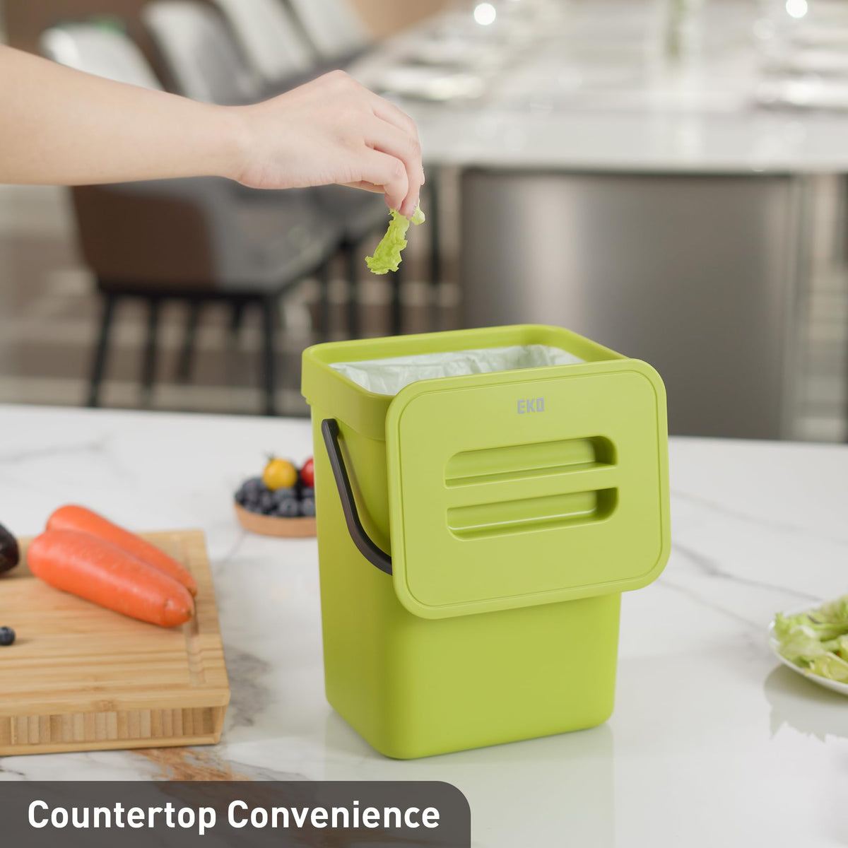 Puro Wall Mounted Trash Can with Lid